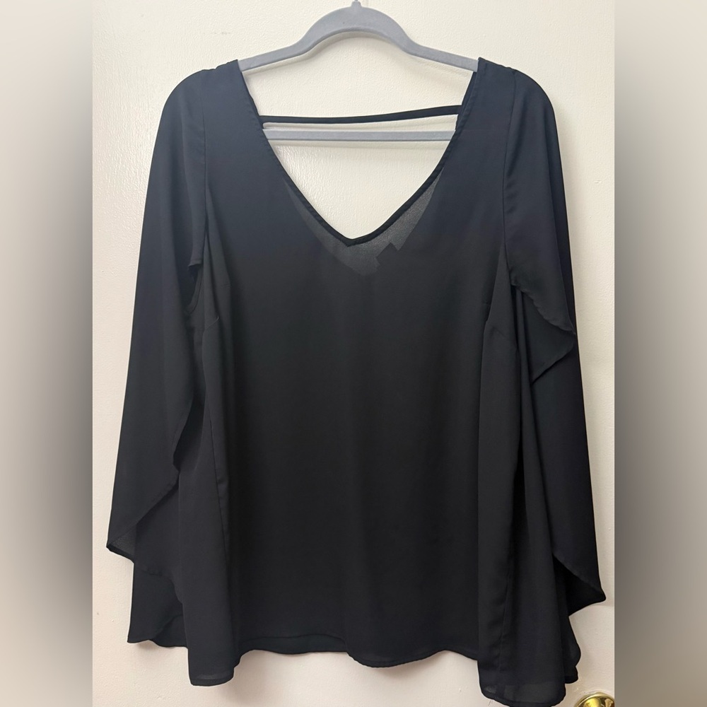 Torrid Black V-Neck Draped Sleeveless Blouse. *description